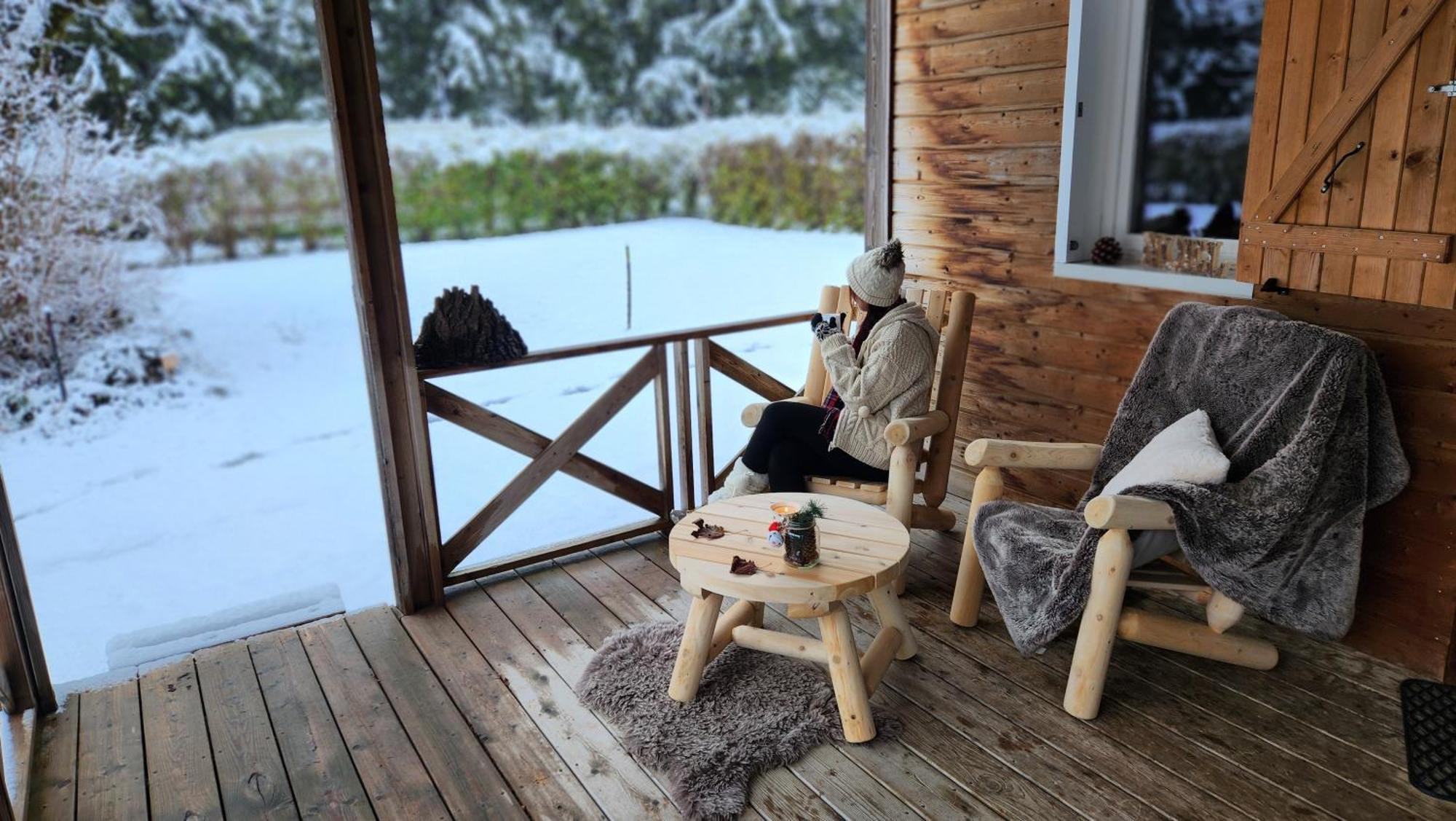 Village de chalets du camping Le Valserine Chezery-Forens Extérieur photo